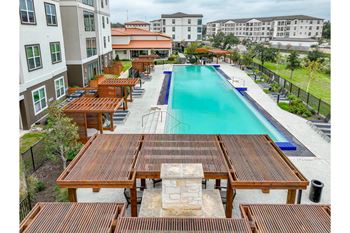 swimming pool at Reveal at Onion Creek apartments